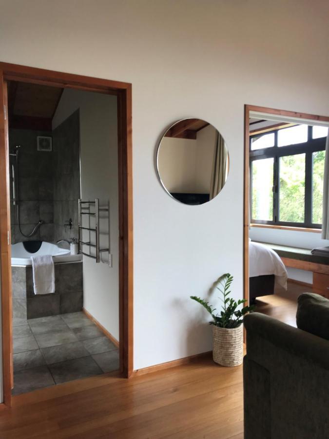 Adrift In Golden Bay- Absolute Beachfront Villas (Adults Only) Collingwood Exteriör bild