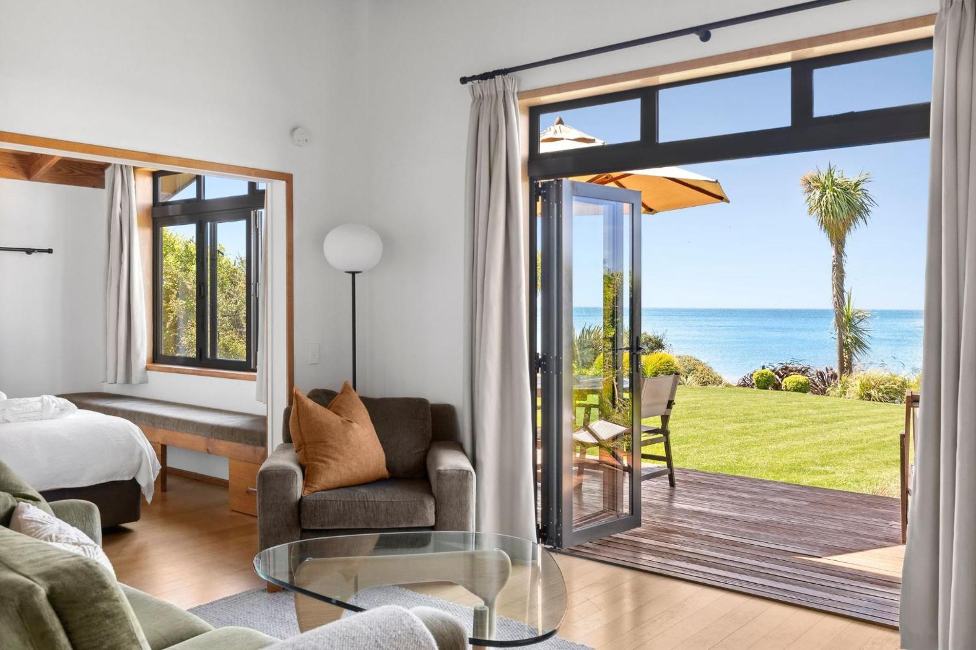 Adrift In Golden Bay- Absolute Beachfront Villas (Adults Only) Collingwood Exteriör bild